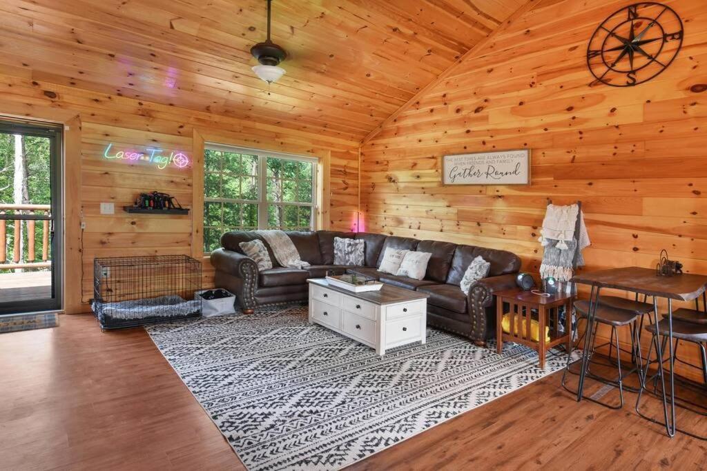 Enchanted Forest Cabin And Teepee! Lights & Laser Show! Private Hot Tub! Unique Stay! Сев'єрвілл Екстер'єр фото